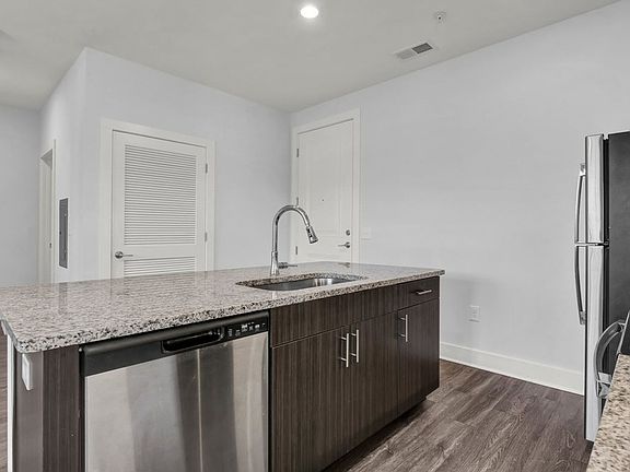 4th image of 720 S Kerr Ave APT 301