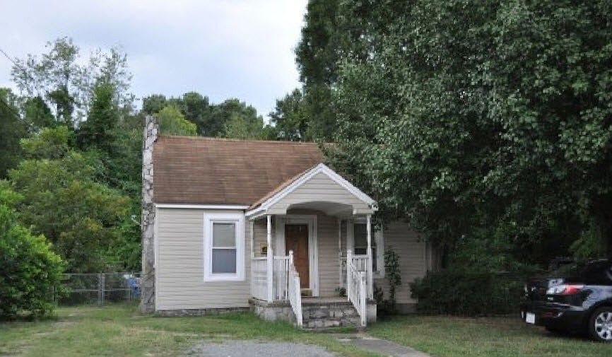 1st image of 523 Queen Ann St