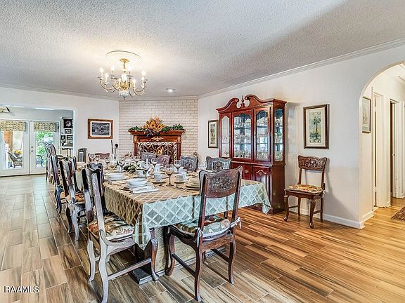 3rd image of 103 Saint Nicholas Dr
