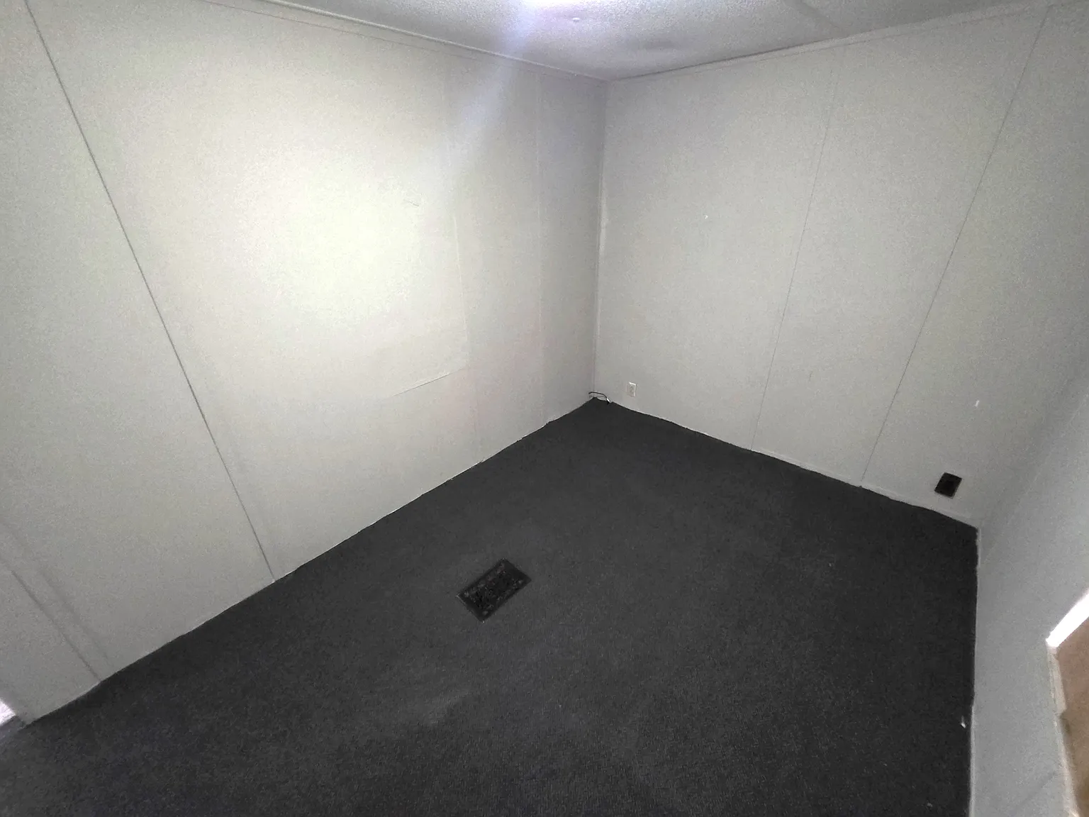 2 bed, $1,000 — Photo 4