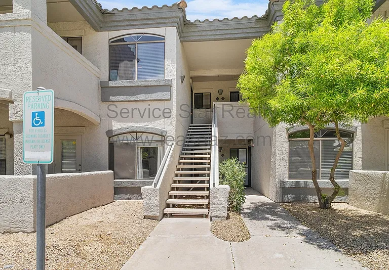 15095 N Thompson Peak Pkwy #2011 — Photo 1