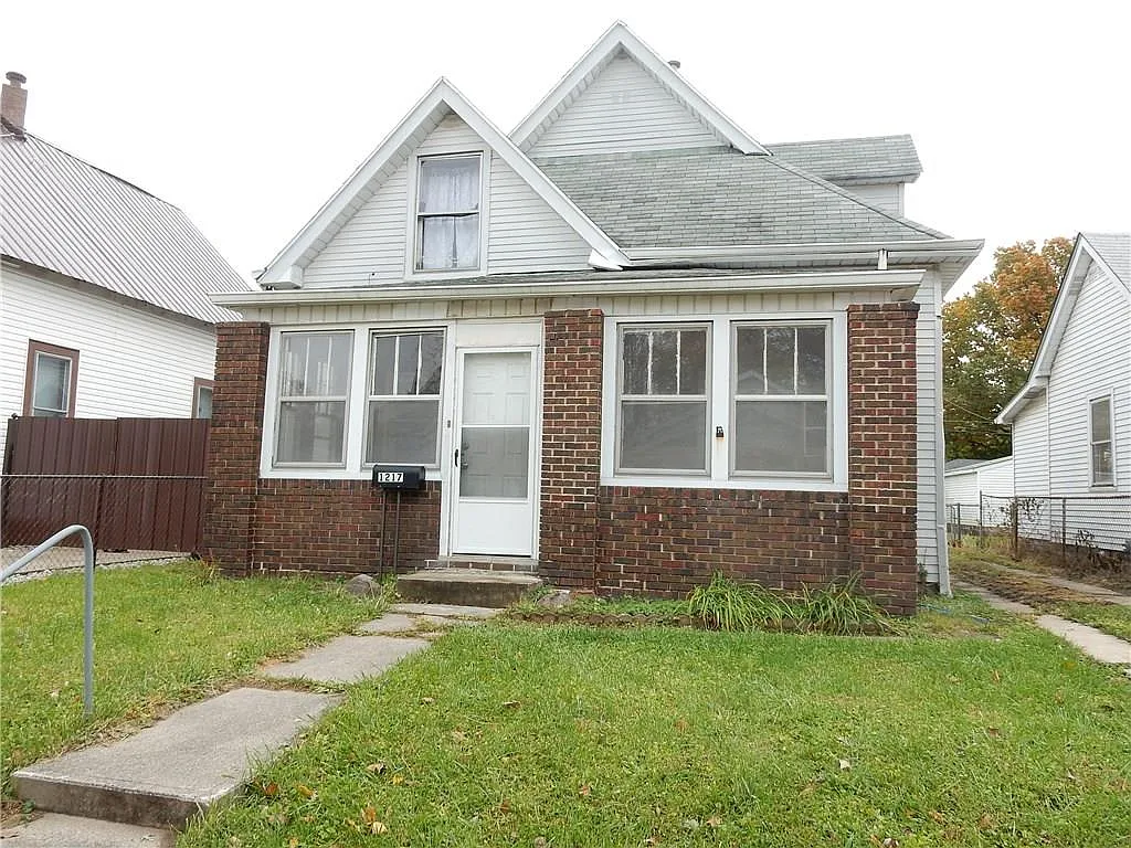 1217 Shepard St photo 1