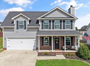 1145 Cloud View Dr, Powell, TN 37849