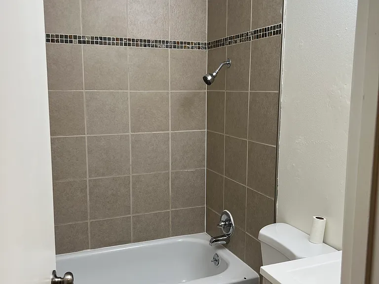 1709 Carver Ct #3 — Photo 8