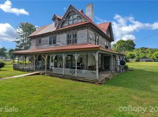 2856 Broad St, Clyde, NC 28721