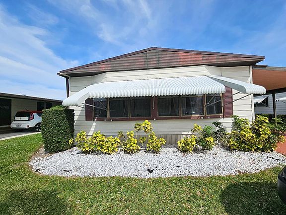 2nd image of 8073 SE Saratoga Drive