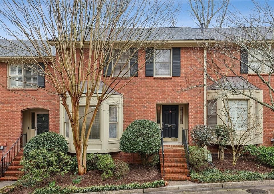 1st image of 1359 Sheffield Glen Way NE