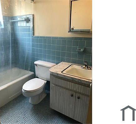 2nd image of 2525 Pierce St APT 1