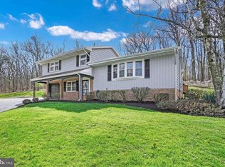 3795 Starview Rd, Mount Wolf, PA 17347