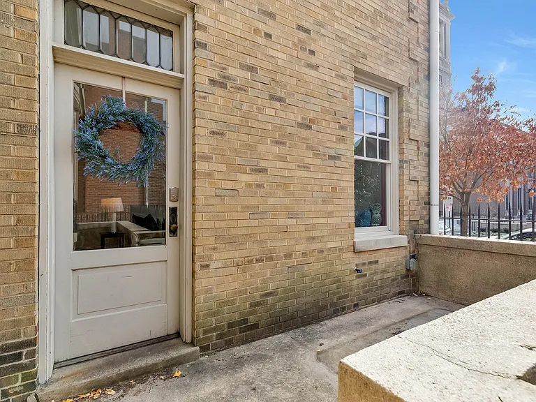 1208 W Franklin St #B — Photo 33