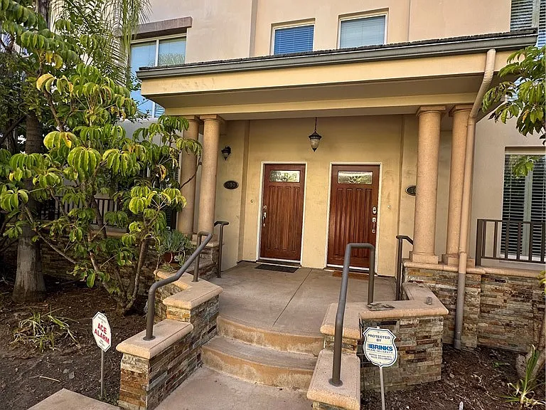 270 E Glenarm St — Photo 1