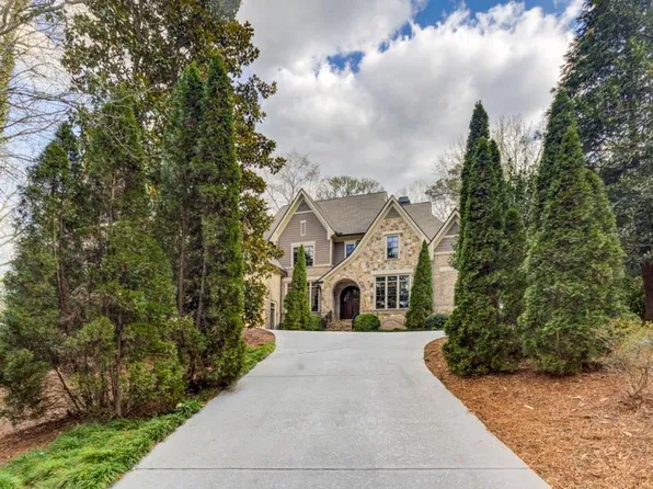 927 Buckingham Cir NW, Atlanta, GA 30327