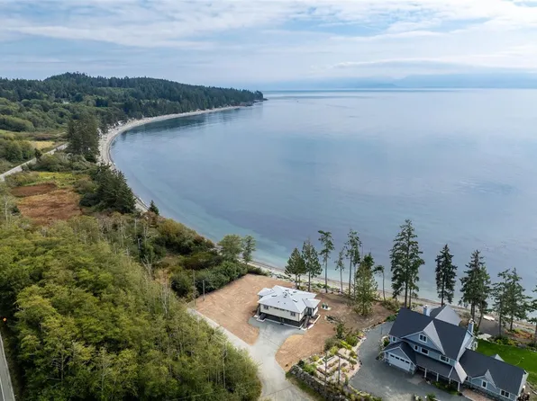 8801 W Coast Rd, Sooke, BC V9Z 1E7