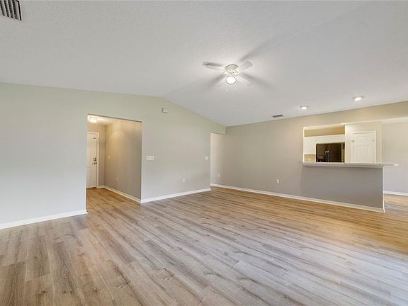 5th image of 437 Jay Ct
