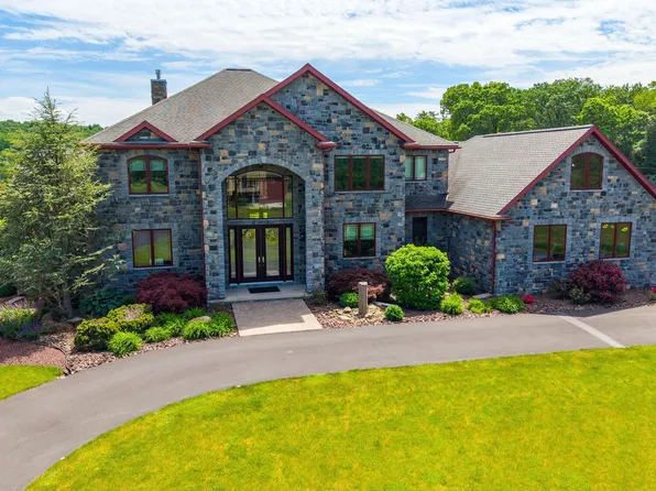 75 Carol Dr, Berwick, PA 18603