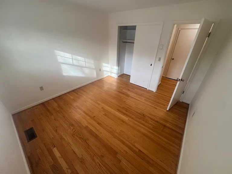 1611 Kennedy Ave — Photo 12