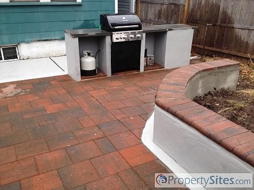 1st image of 388 Lakeside Ave #2
