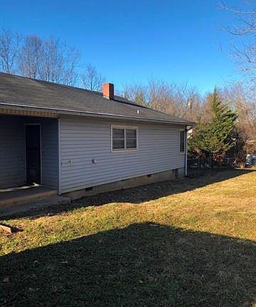 2nd image of 612 Wentworth Pl NW