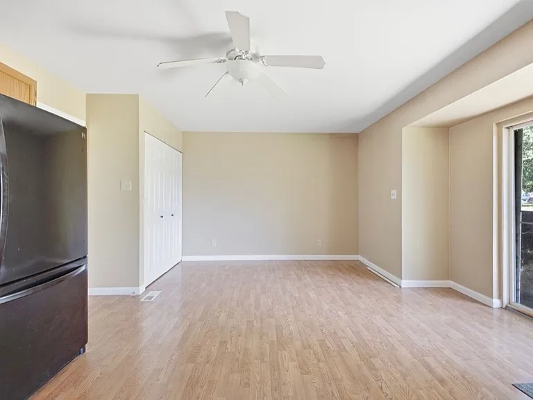 510 W Market St — Photo 6
