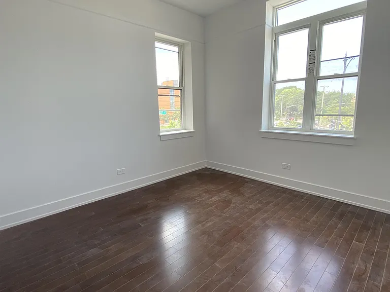 3198 N Milwaukee Ave #3R — Photo 6