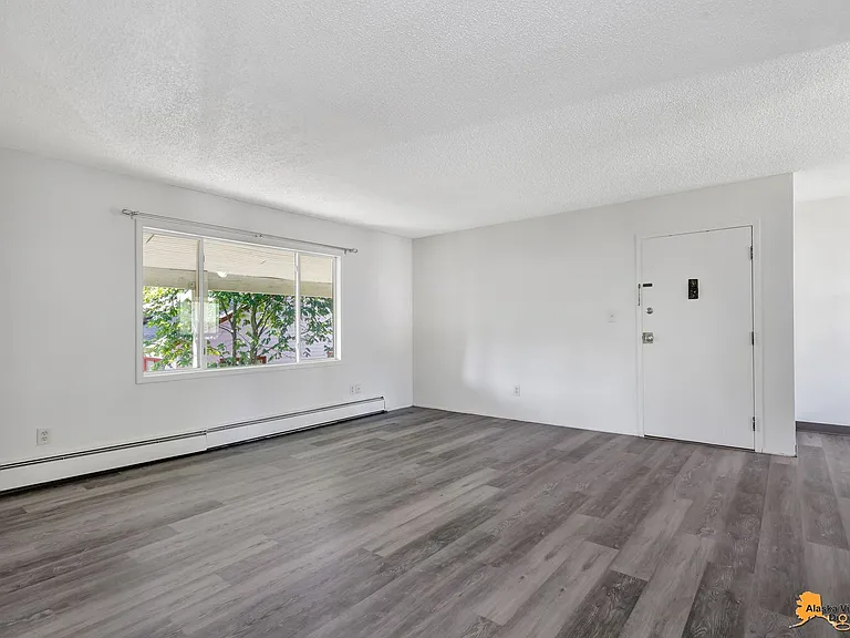 1121 Latouche St — Photo 9