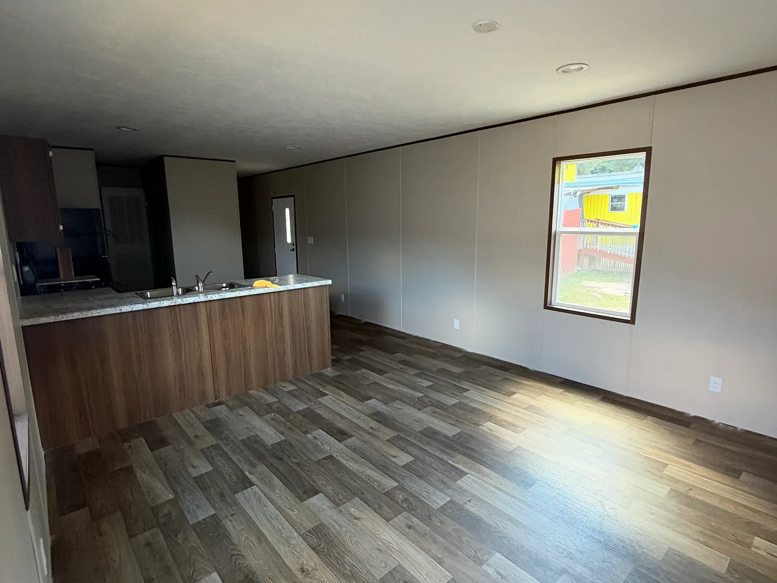 2 bed, $1,100 — Photo 3