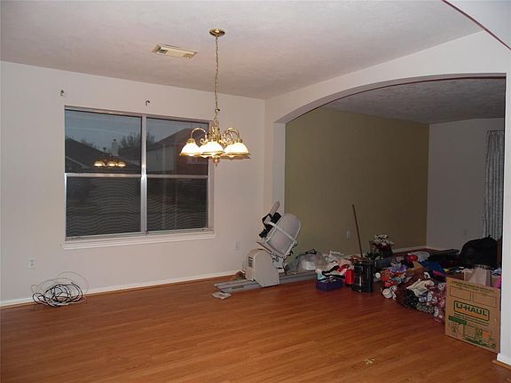 3rd image of 759 Brushy Glen Dr