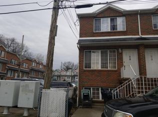 25 Harbor Ln, Staten Island, NY 10303