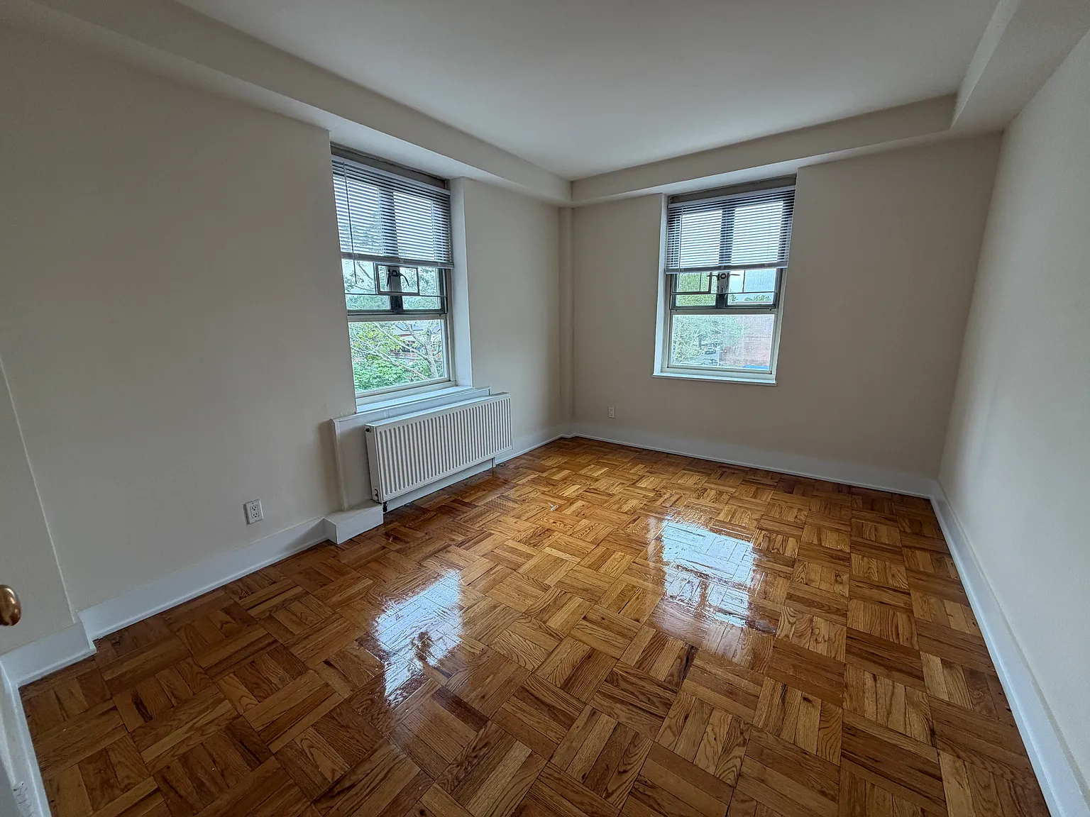188th St, Fresh Meadows — Photo 4