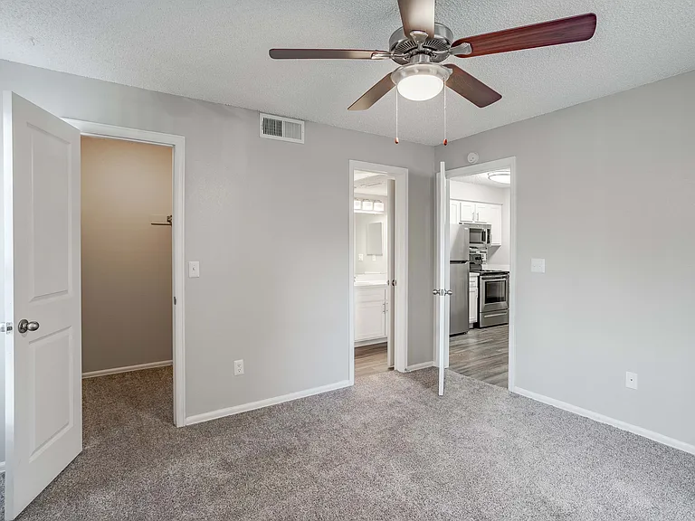 Mountain View — Photo 20