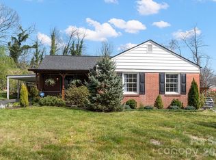 7 Wilshire Dr, Asheville, NC 28806