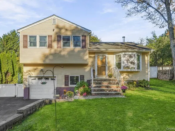 12 Barnett Road W, Monroe, NY 10950