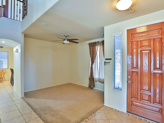 4th image of 2553 E Chester Dr