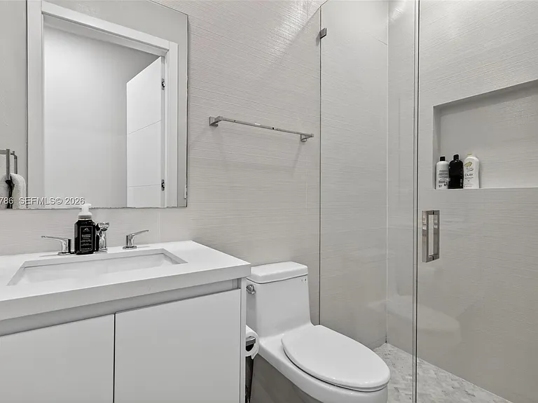 1830 NE 193rd St — Photo 29