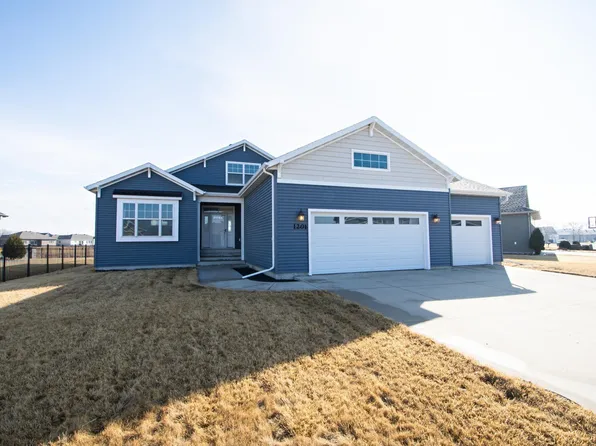 1201 W Summerwood Trl, Dilworth, MN 56529