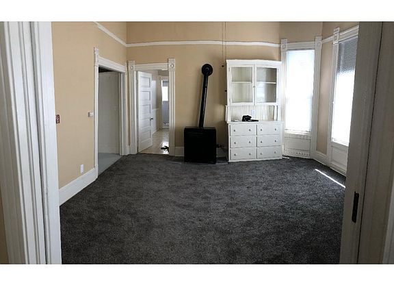 4th image of 2801 D St APT 4