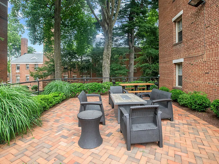 Rock Creek Springs Apartments — Photo 12