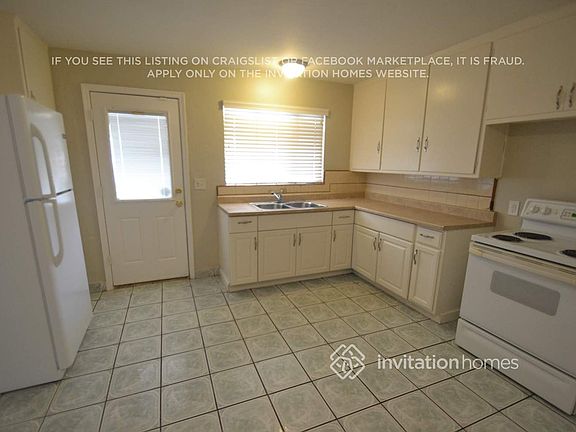 4th image of 3630 E Oak St
