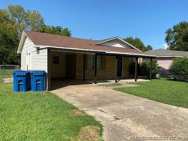 3 bed, 1.5 bath, 1227 sqft, $1,100 — Photo 2