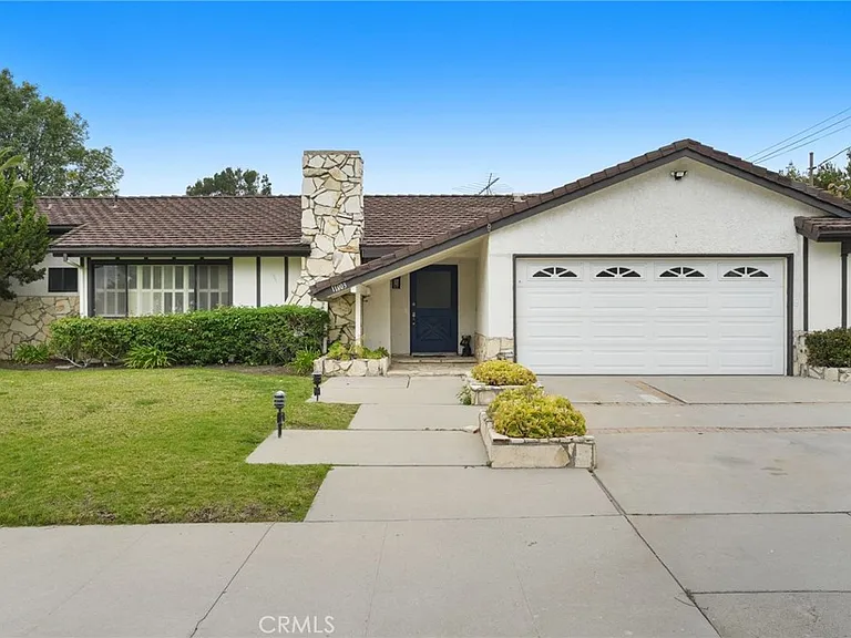 11803 Gerald Ave — Photo 2