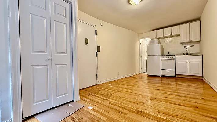 Rented by HOLTON REAL ESTATE INC. | media 1