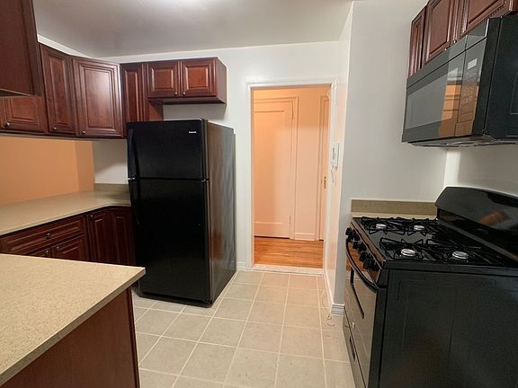 4th image of 3640 Bowne St APT 3M