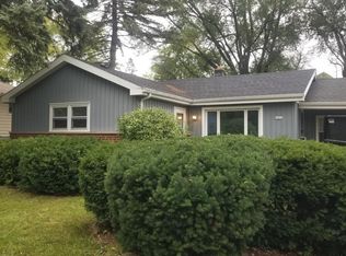 4406 S 84th St, Greenfield, WI 53228