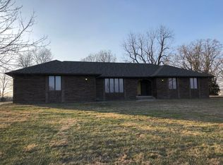 2965 Pool Dr, Mountain Grove, MO 65711