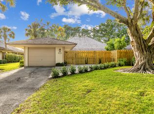 2139 Wightman Dr, Wellington, FL 33414