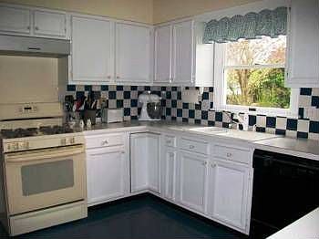 5th image of 1105 Bourgogne Ave