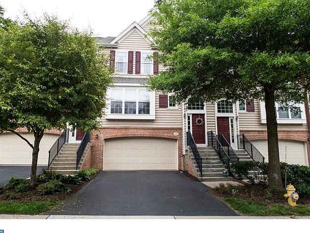 1st image of 216 Cherry Ln