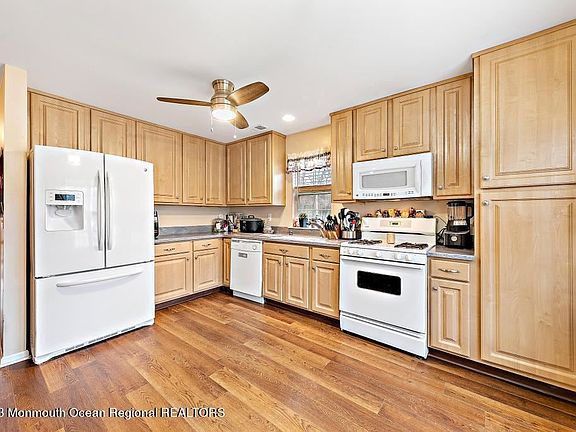 4th image of 101 Prosperity Ct
