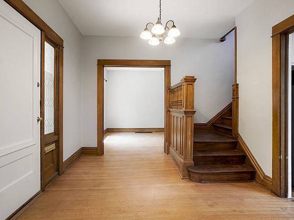 3rd image of 2911 E 14th Ave