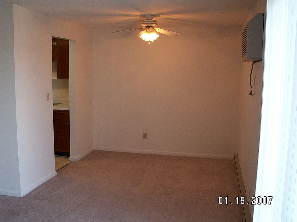 1st image of 997 N Market St APT 4